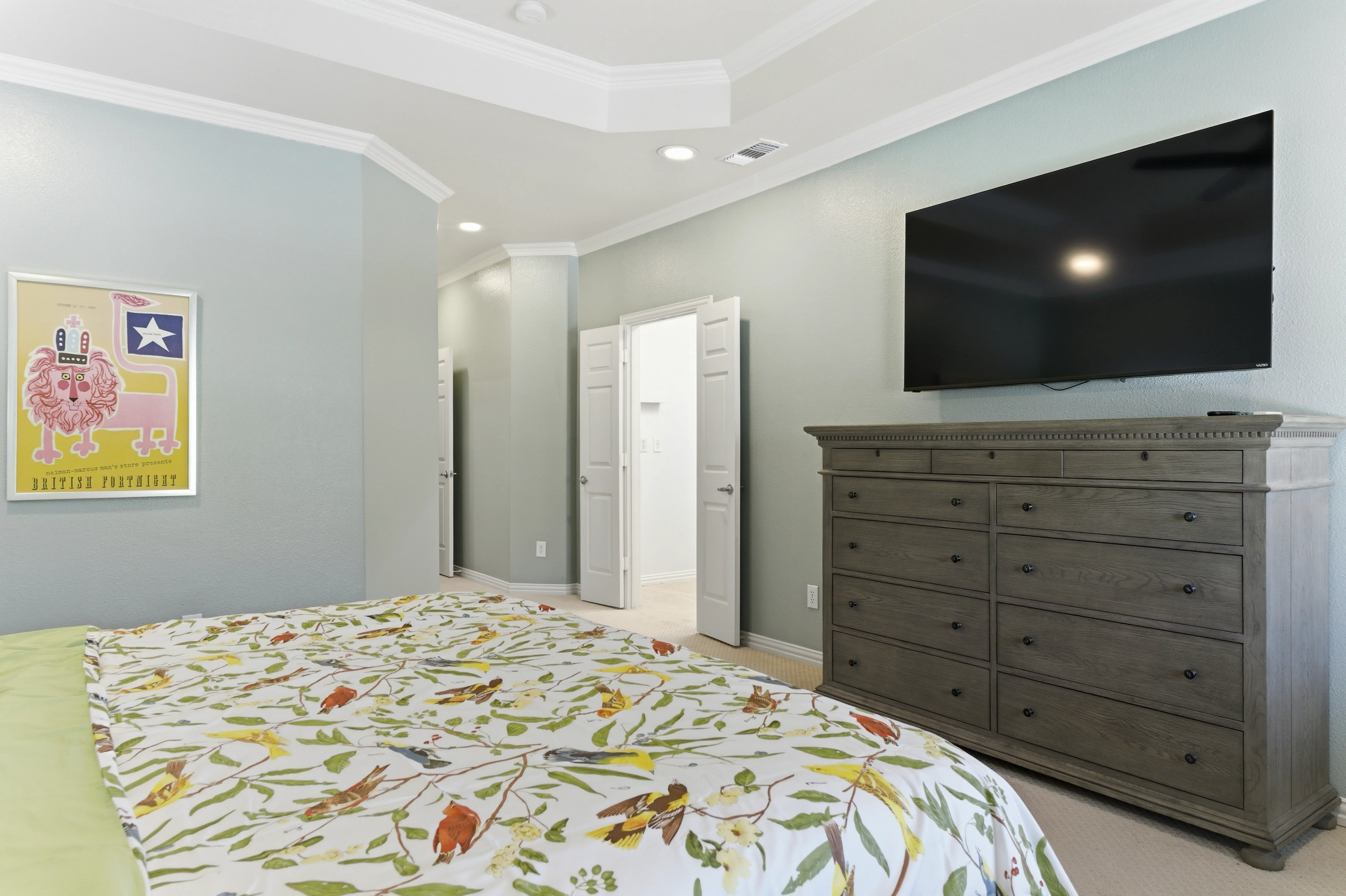 Primary bedroom detail